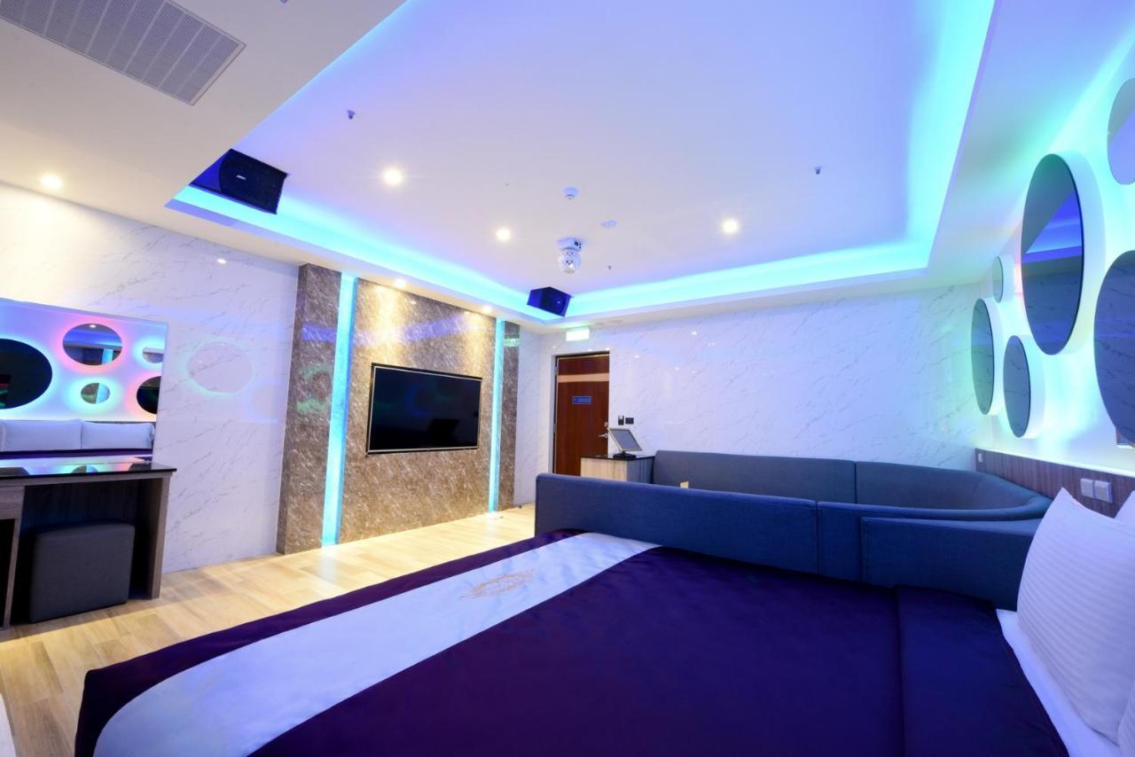 W3 Motel Luzhu Экстерьер фото